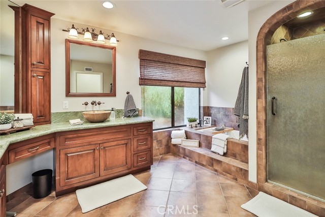 208 Goldenwood CIR