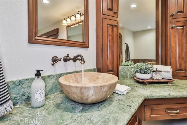 208 Goldenwood CIR