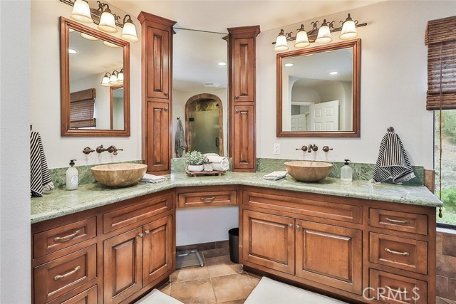 208 Goldenwood CIR