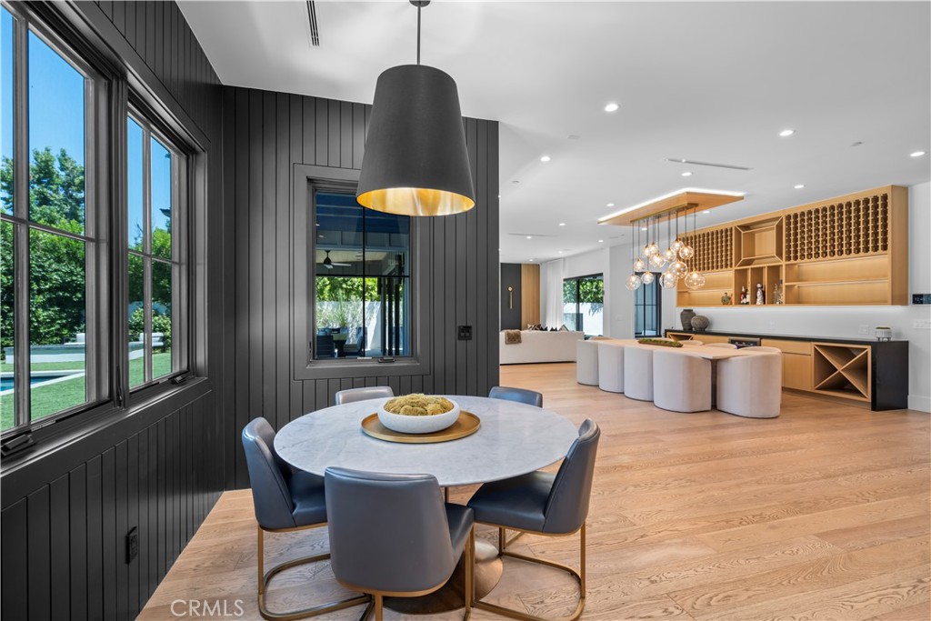 17631 Tarzana Street