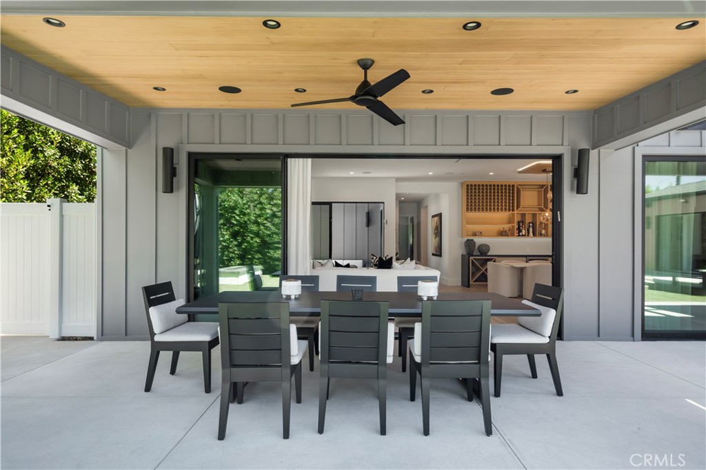 17631 Tarzana Street