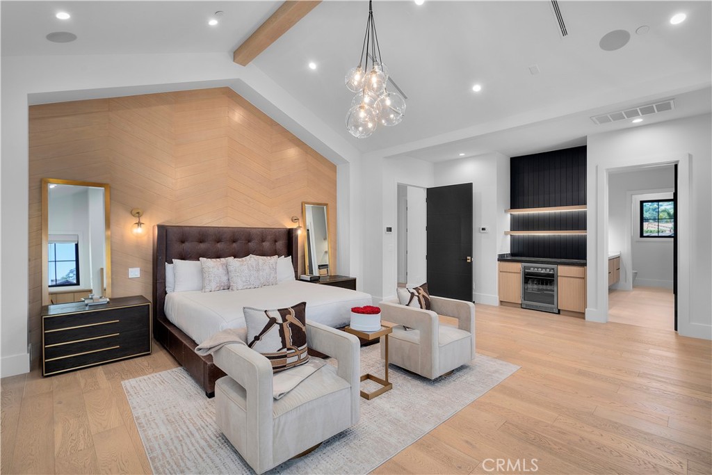 17631 Tarzana Street