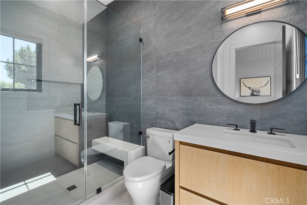 17631 Tarzana Street