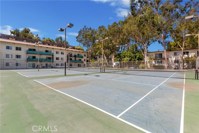 5460 White Oak AVE Unit: F20