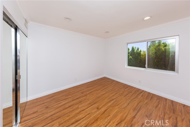 5460 White Oak AVE Unit: F20