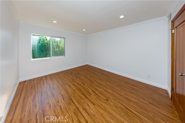 5460 White Oak AVE Unit: F20