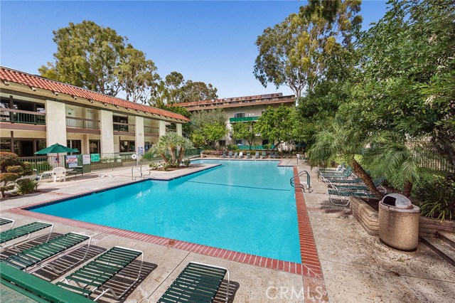 5460 White Oak AVE Unit: F20