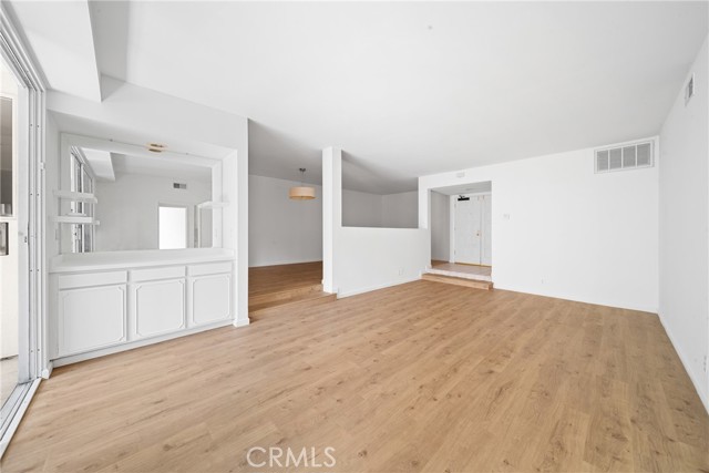 14144 Dickens ST Unit: 122