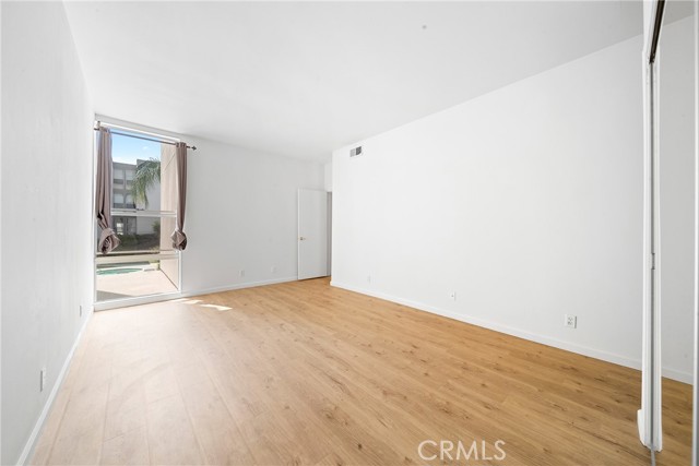 14144 Dickens ST Unit: 122