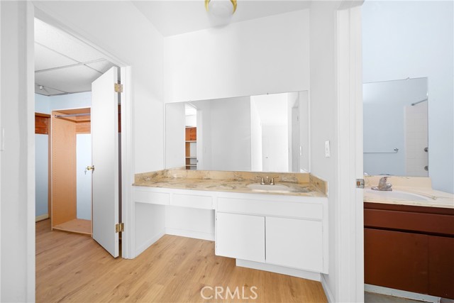 14144 Dickens ST Unit: 122