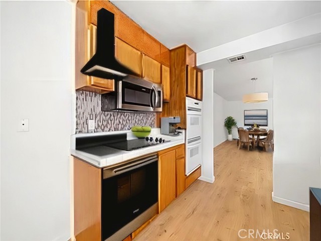 14144 Dickens ST Unit: 122