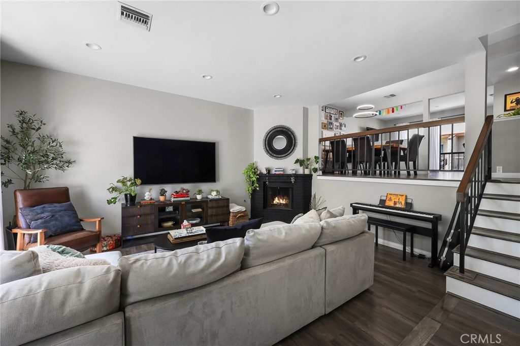 22525 Sherman Way 703