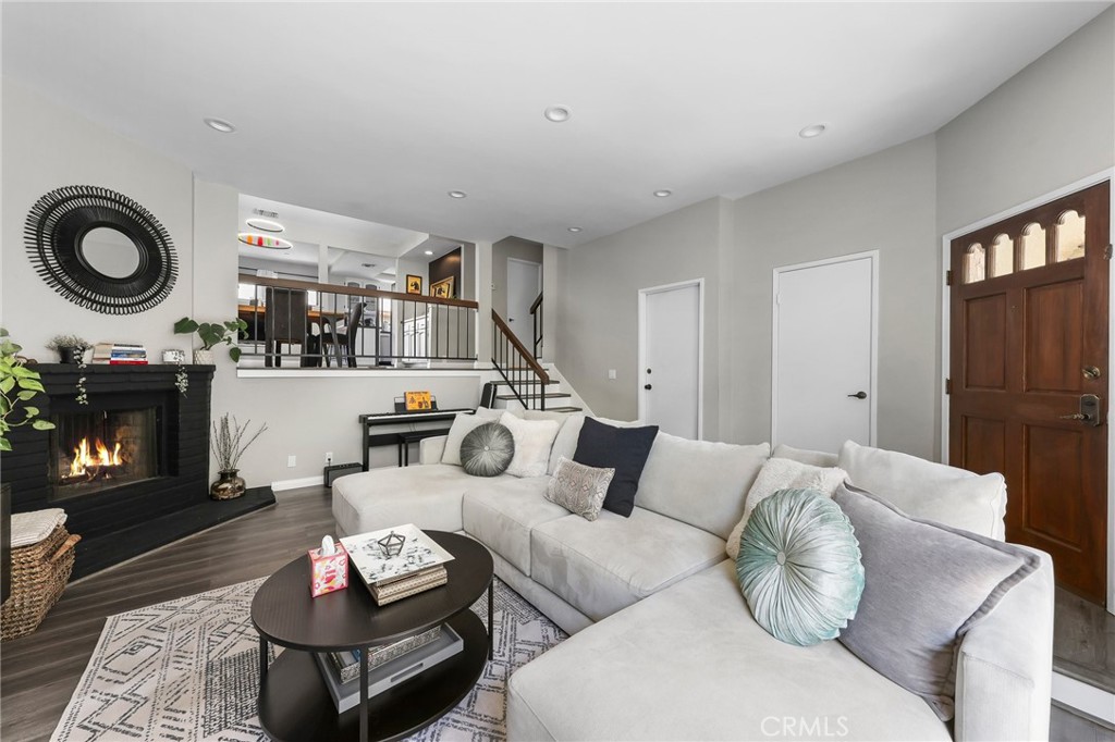 22525 Sherman Way 703