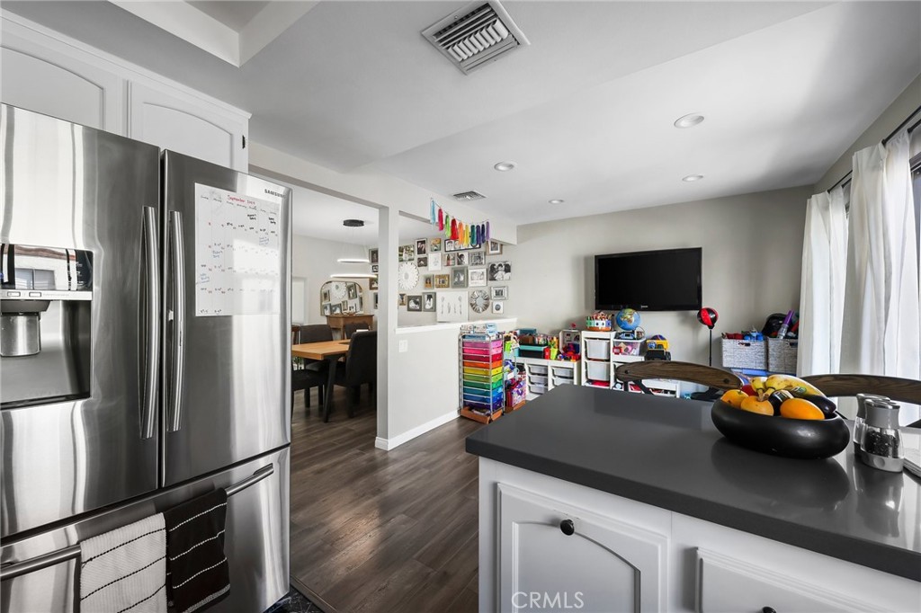 22525 Sherman Way 703