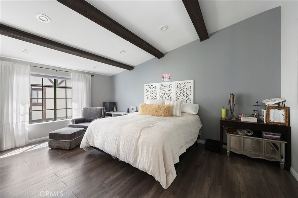 22525 Sherman Way 703