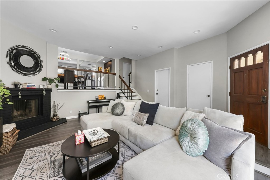 22525 Sherman Way 703