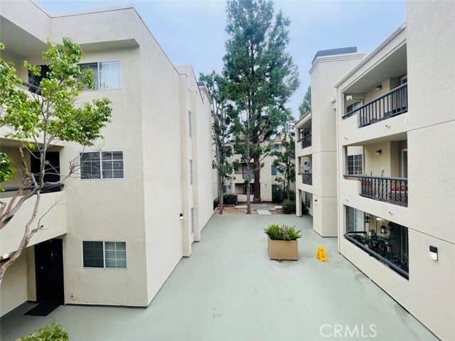 5565 Canoga AVE Unit: 120