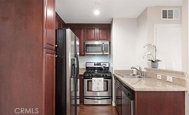 5565 Canoga AVE Unit: 120