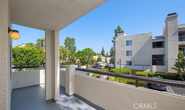 5565 Canoga AVE Unit: 120