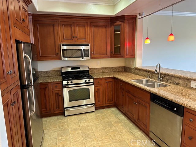 1101 East AVE Unit: 105