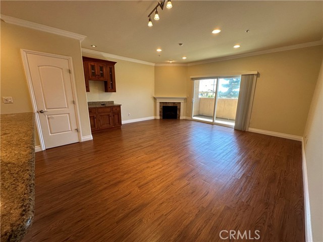 1101 East AVE Unit: 105