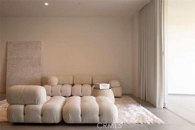 838 N Kings RD Unit: 303