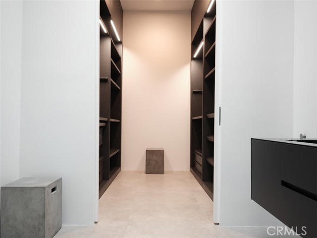 838 N Kings RD Unit: 303