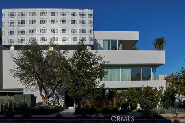 838 N Kings RD Unit: 303