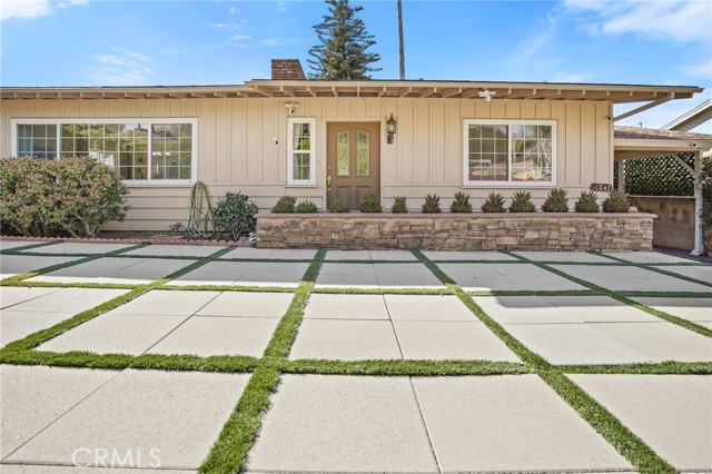 10647 Floralita AVE