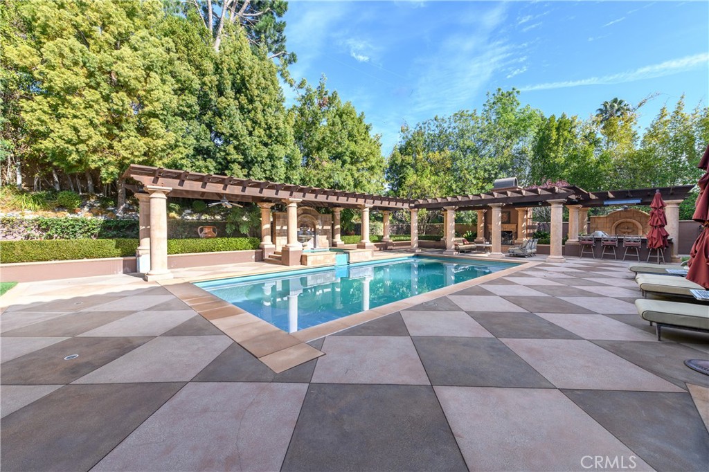 16727 Bosque Drive
