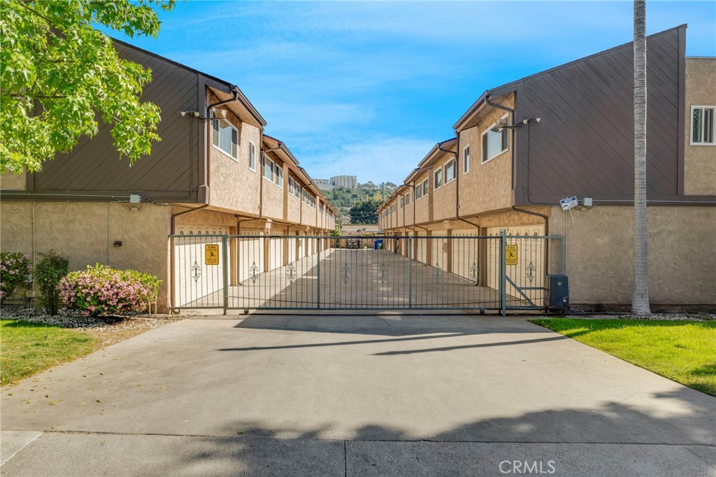 630 E Acacia Avenue 6