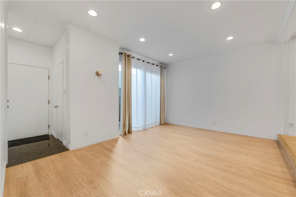 630 E Acacia Avenue 6