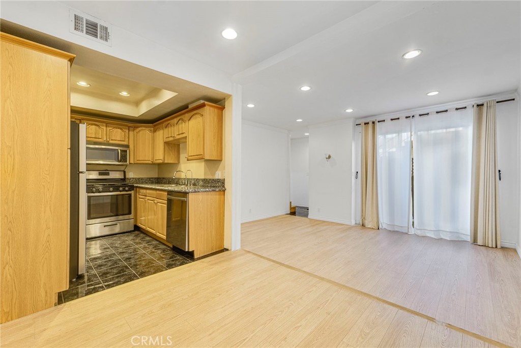 630 E Acacia Avenue 6