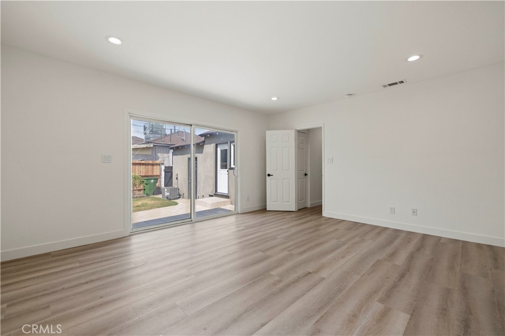 5826 Jamieson Avenue