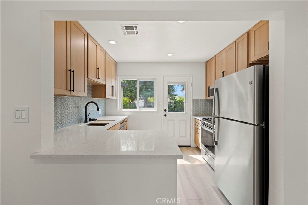 5826 Jamieson Avenue