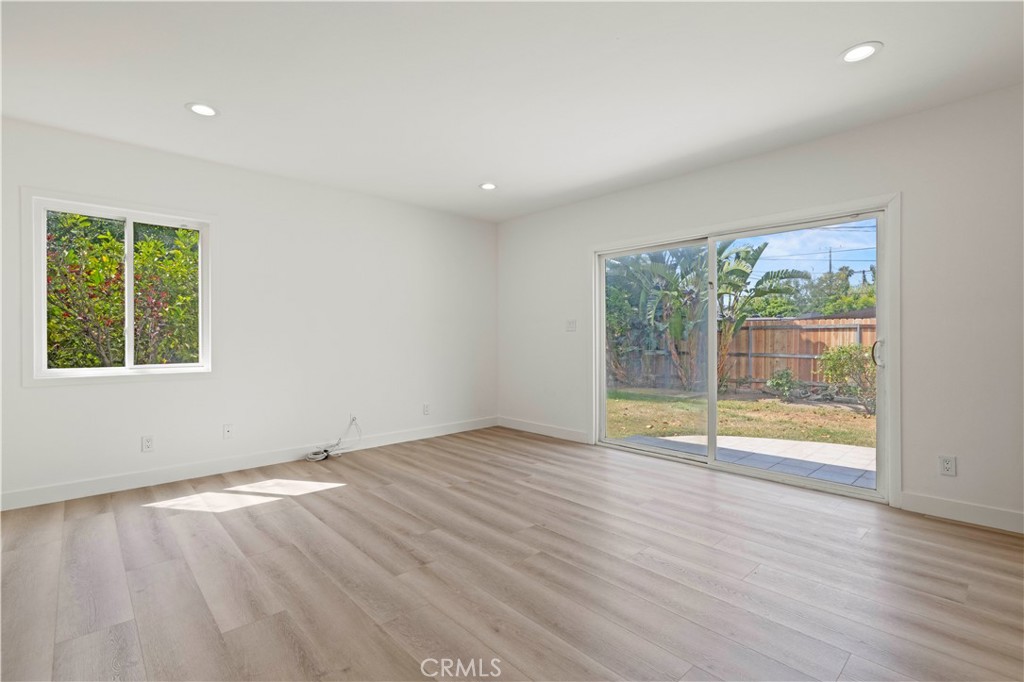 5826 Jamieson Avenue