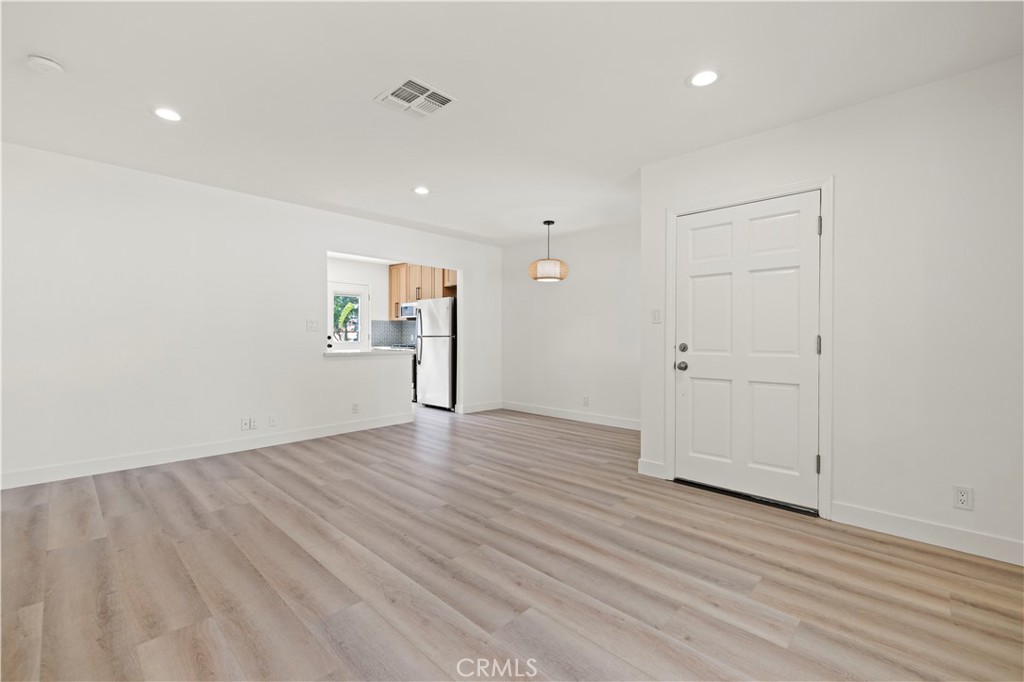 5826 Jamieson Avenue