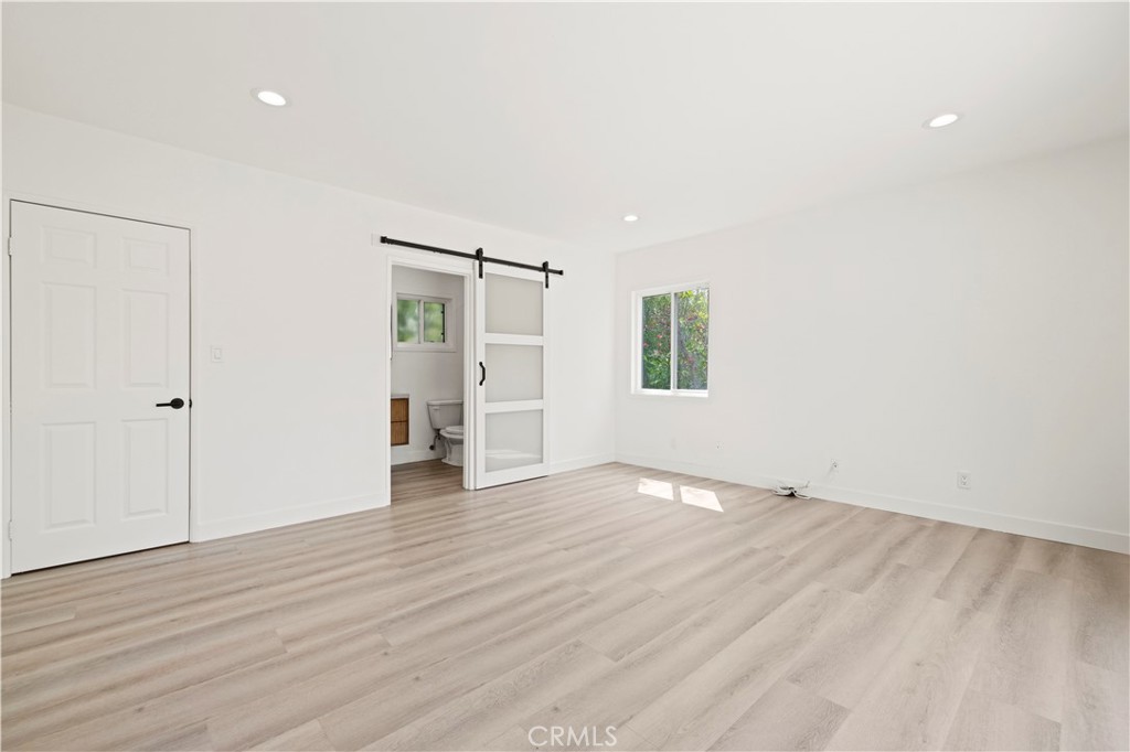 5826 Jamieson Avenue