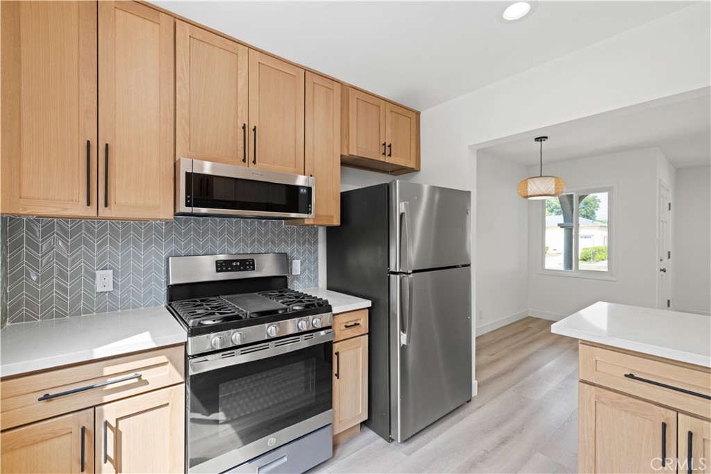 5826 Jamieson Avenue