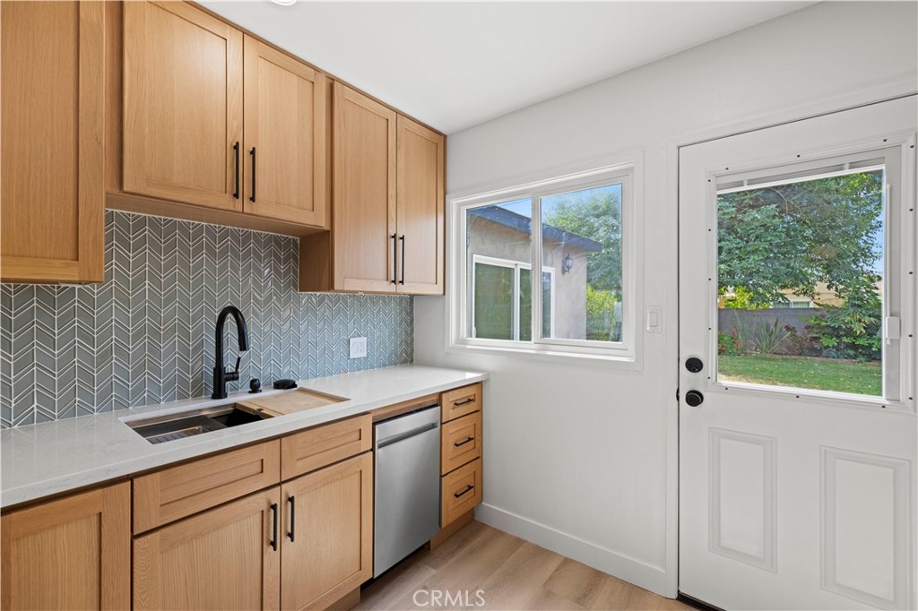 5826 Jamieson Avenue