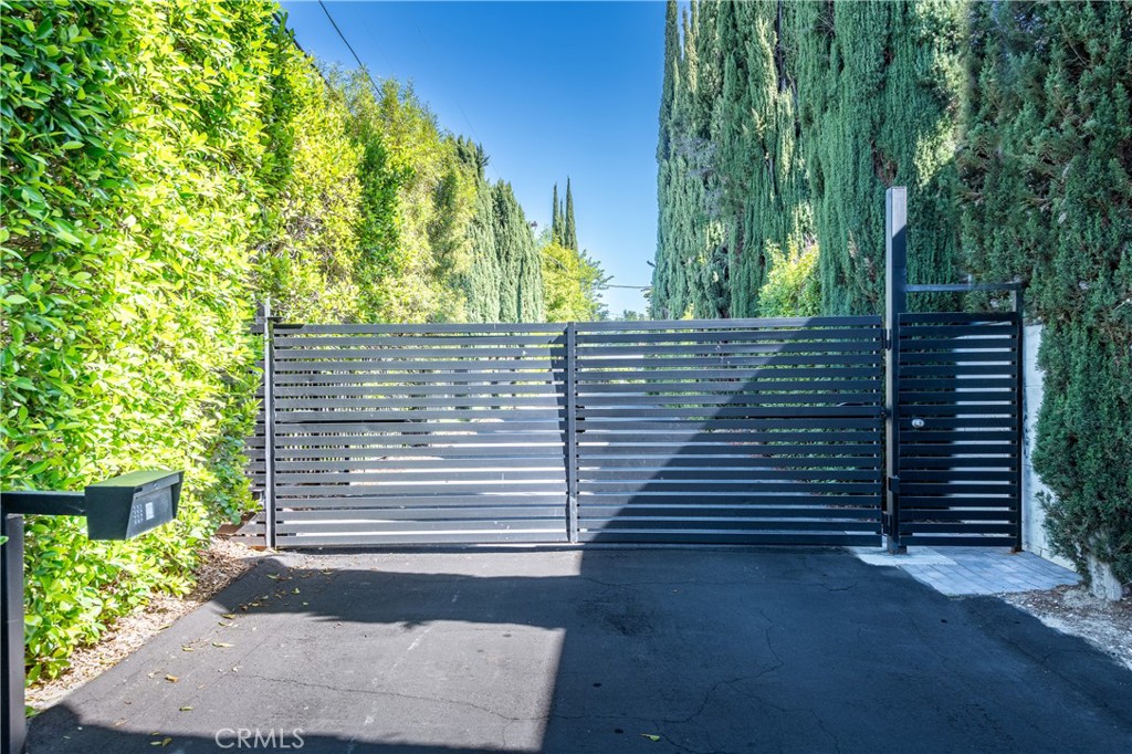 16303 Meadowridge Road