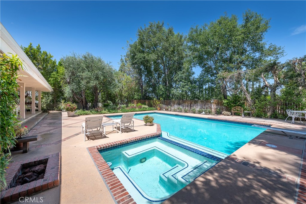 16303 Meadowridge Road