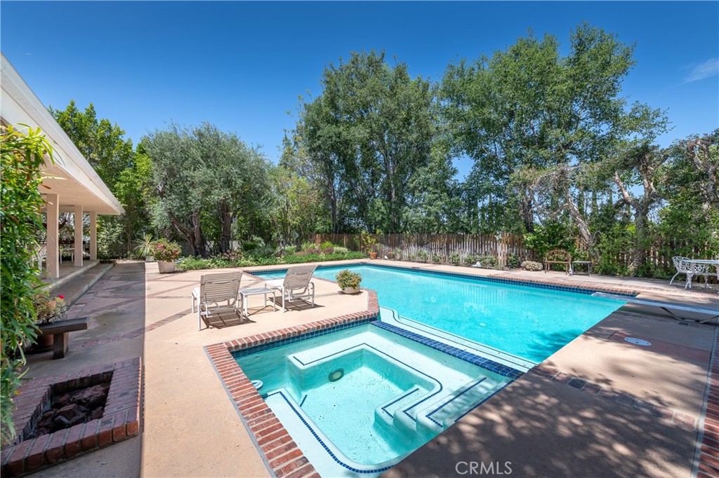 16303 Meadowridge Road