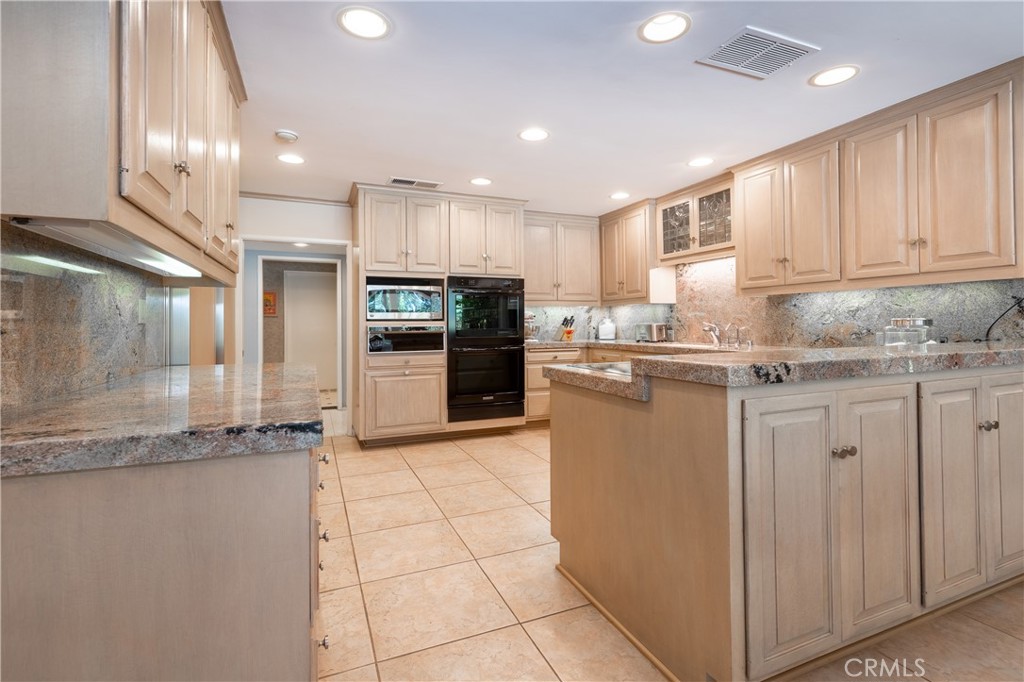 16303 Meadowridge Road