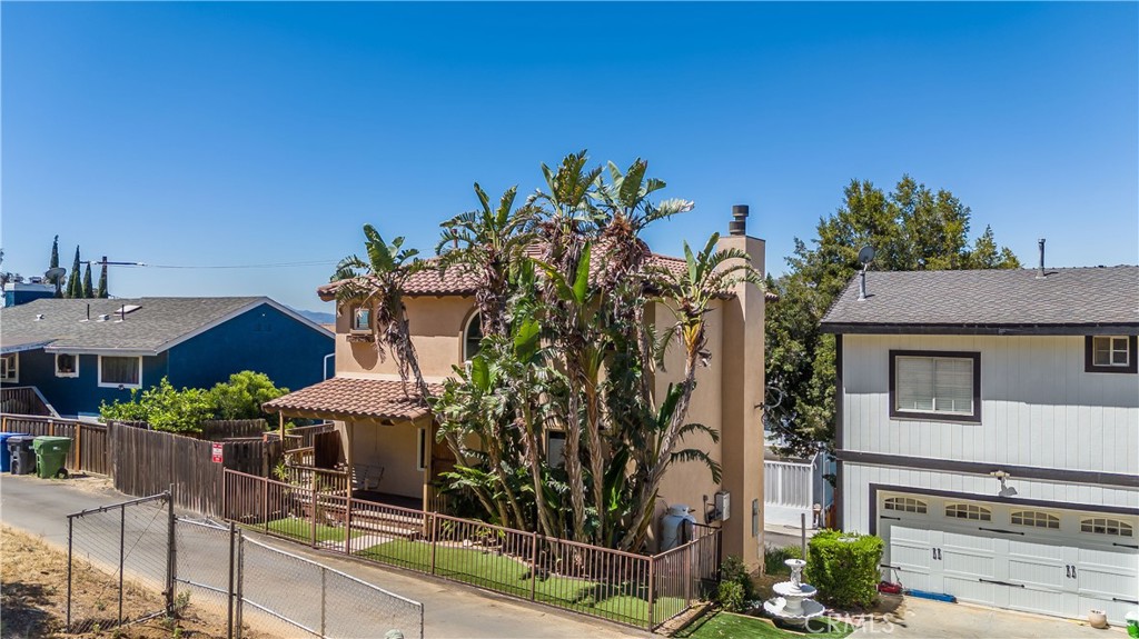 21460 Arapahoe Trail