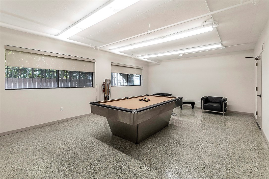 1880 Veteran Avenue 306