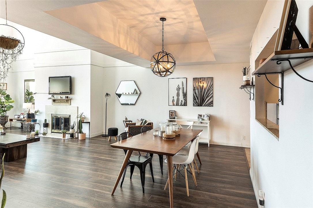 1880 Veteran Avenue 306