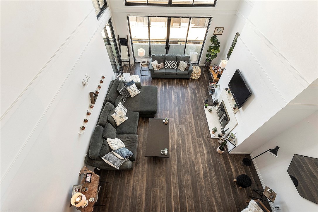 1880 Veteran Avenue 306