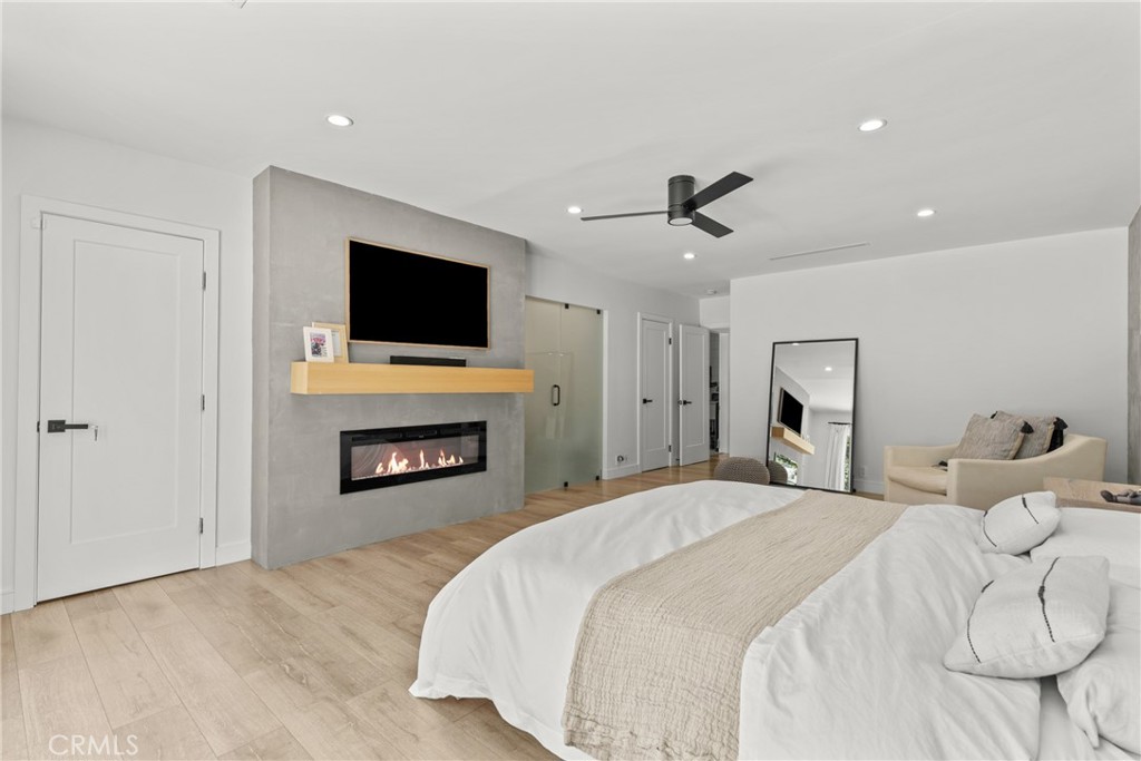 240 W Gainsborough Road