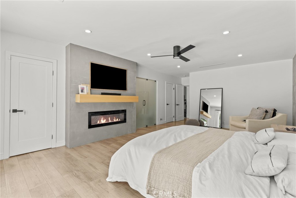 240 W Gainsborough Road